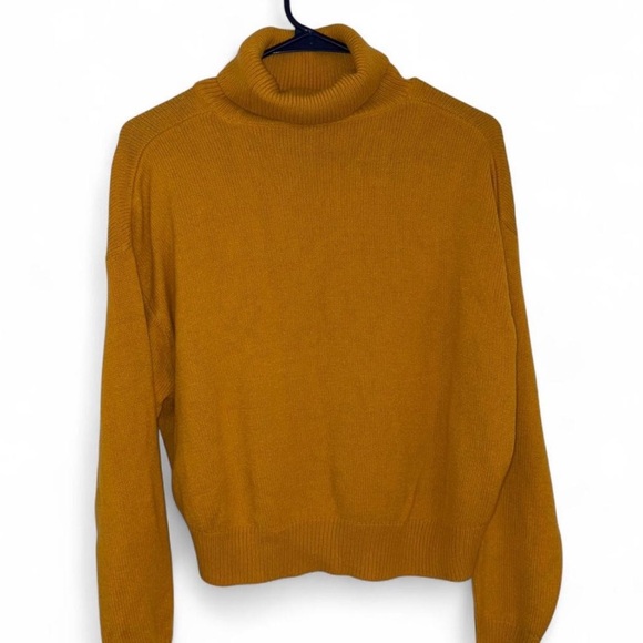 H&M Golden Turtleneck Sweater - Picture 1 of 3